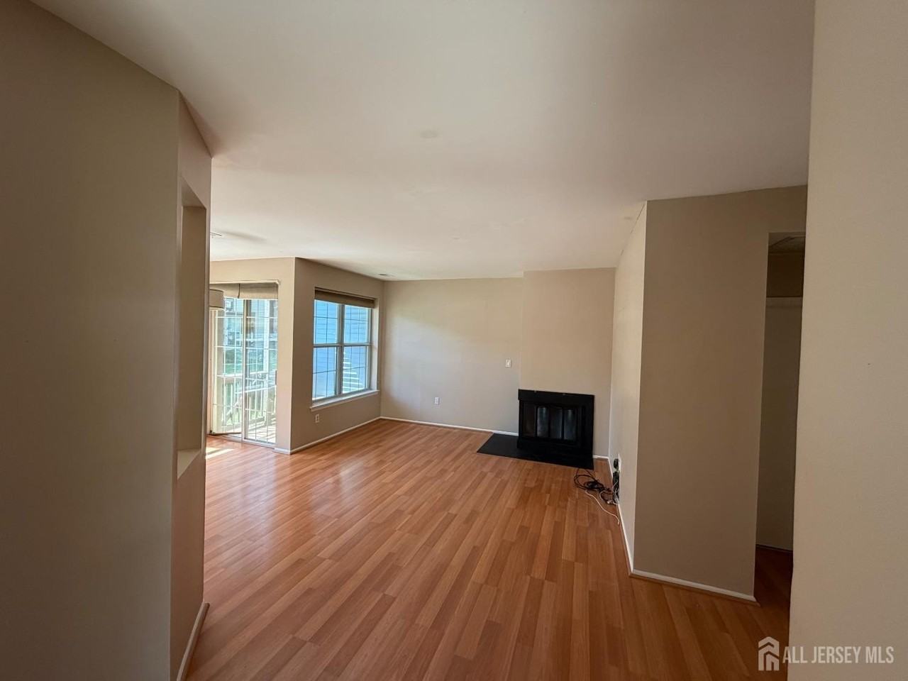 3081 Cypress Ct - Photo 2 of 16