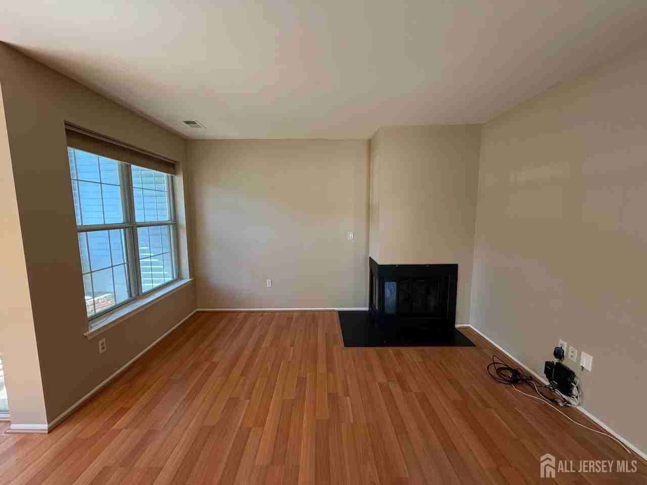 3081 Cypress Ct - Photo 3 of 16