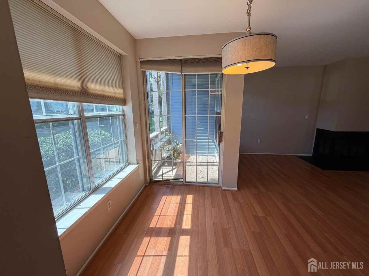 3081 Cypress Ct - Photo 4 of 16