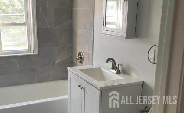 593 Penn St - Photo 3 of 4