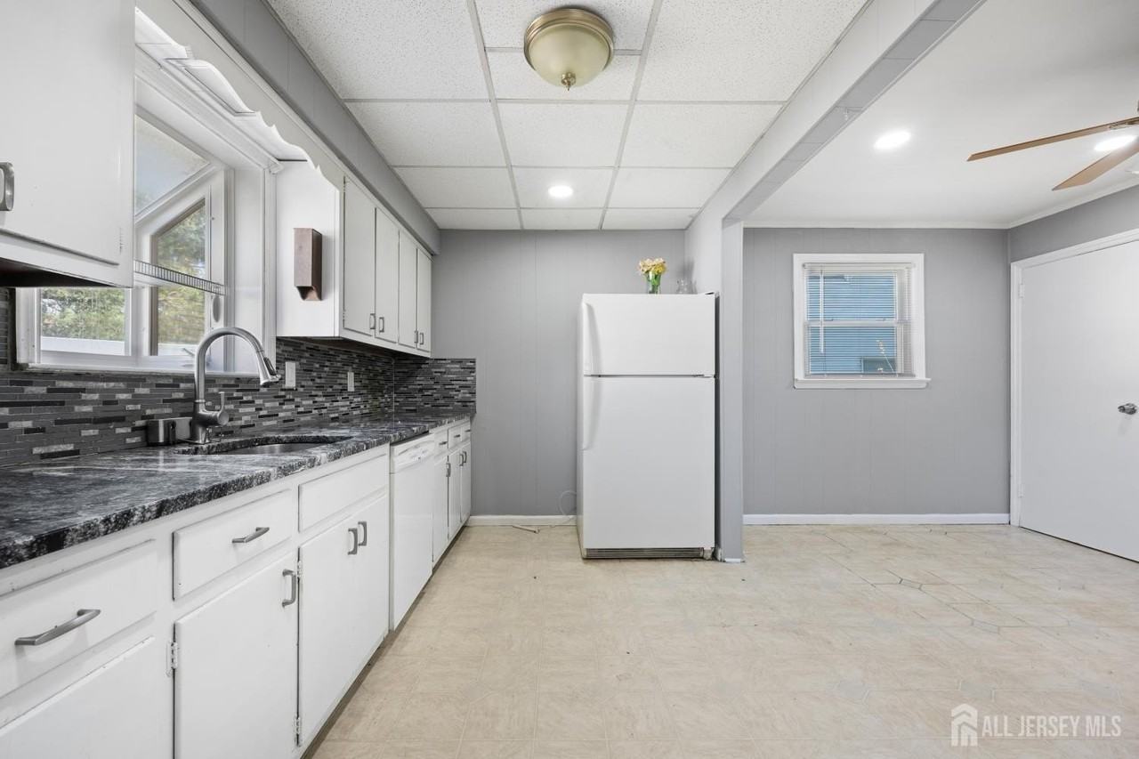 48 Buchanan Ave - Photo 6 of 32
