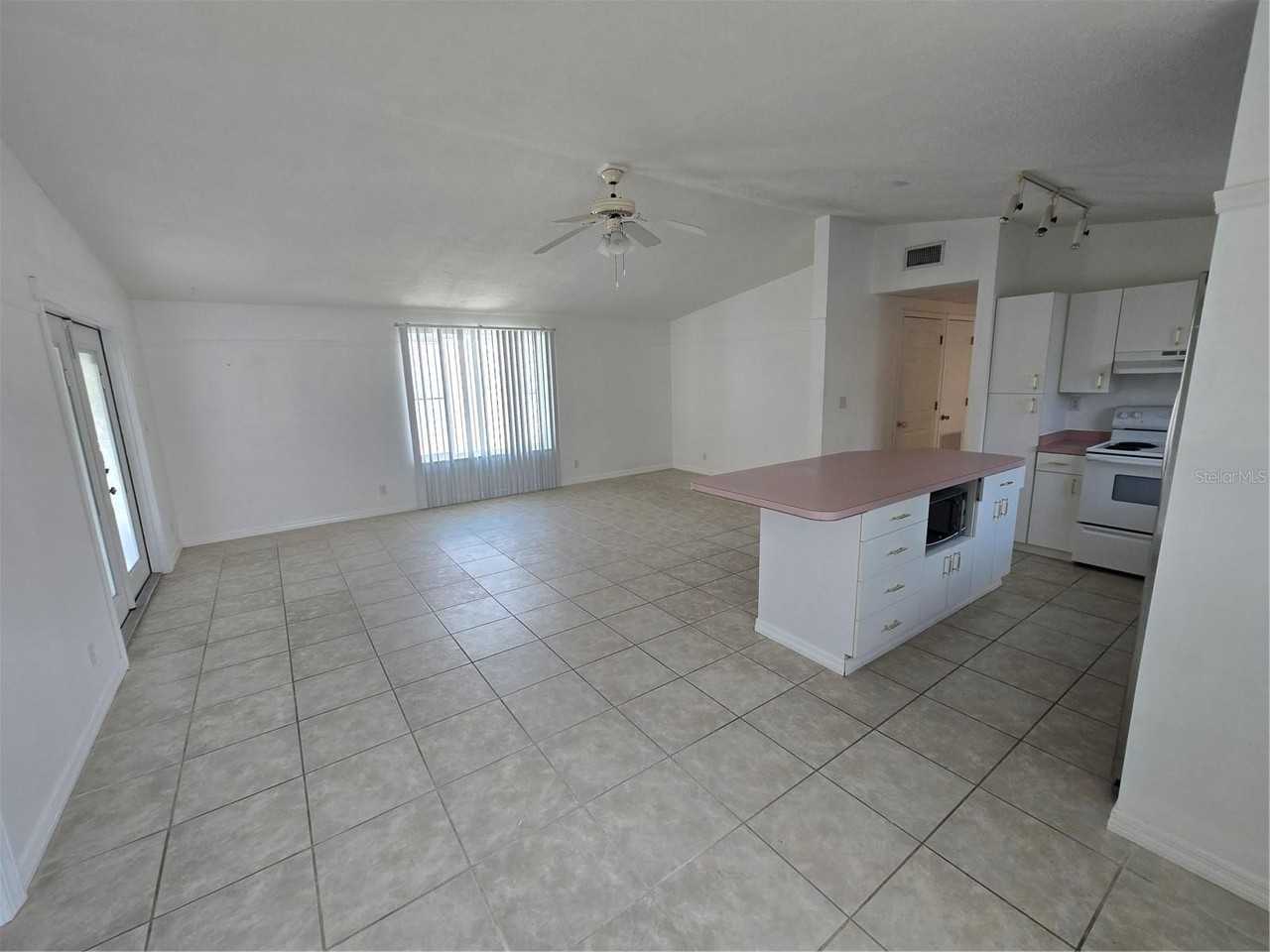 2804 Avenue C - Photo 2 of 19