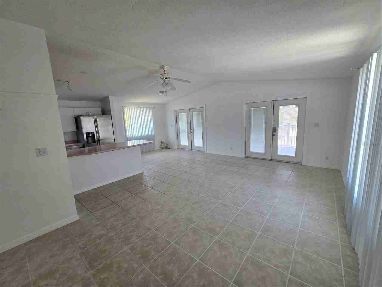 2804 Avenue C - Photo 3 of 19