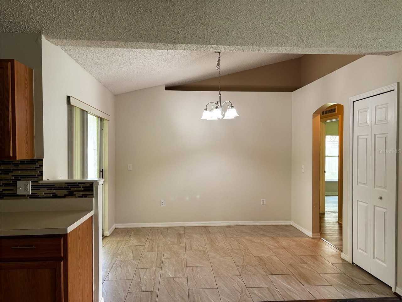 8 Botany Ln - Photo 3 of 14