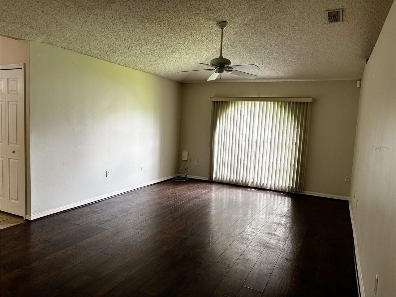 8 Botany Ln - Photo 4 of 14
