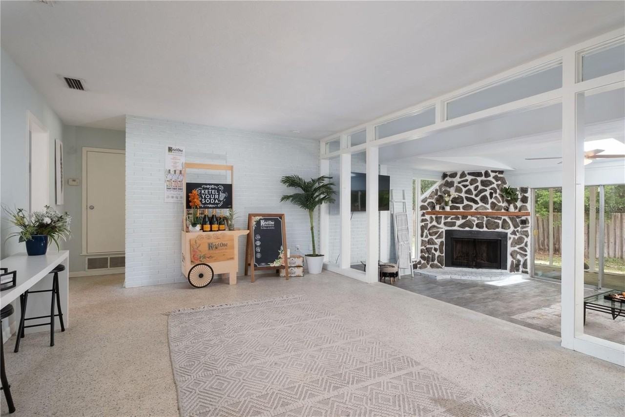 729 Nw 34th St - Photo 4 of 32