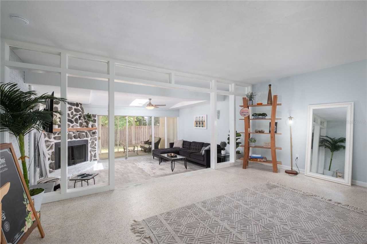 729 Nw 34th St - Photo 5 of 32