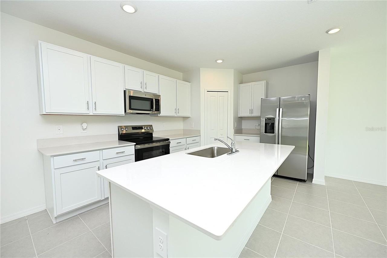 7847 Abagail Dr - Photo 4 of 43