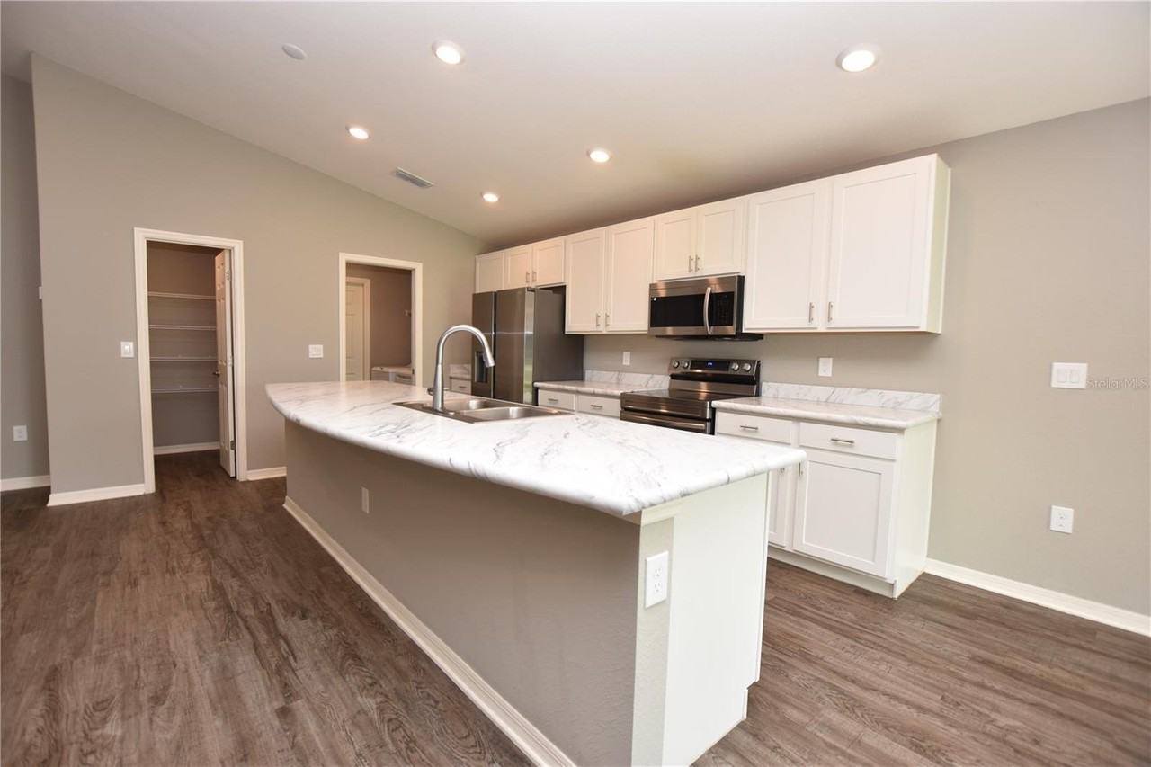 749 Daphne Dr - Photo 2 of 35