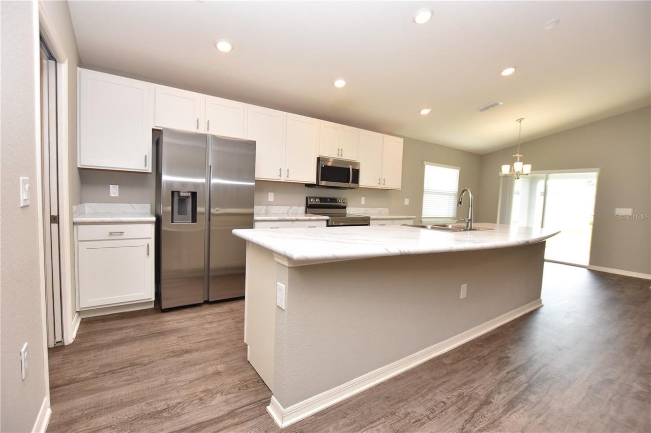 749 Daphne Dr - Photo 3 of 35