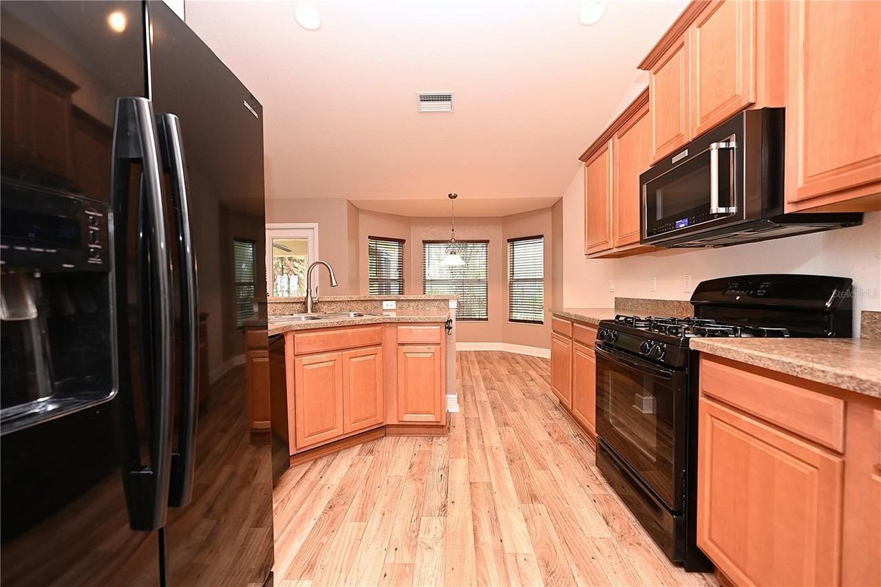 1631 Taylor Landing Dr - Photo 4 of 41