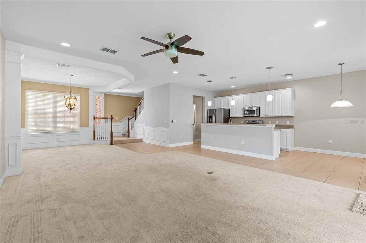 8302 Riverdale Ln - Photo 5 of 24