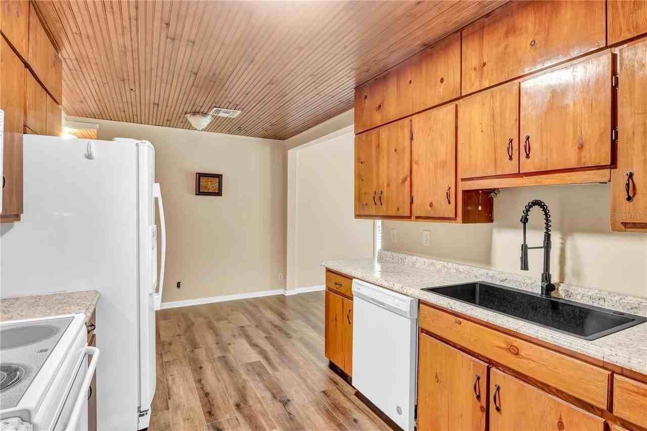 1840 Highland Park Rd - Photo 4 of 22