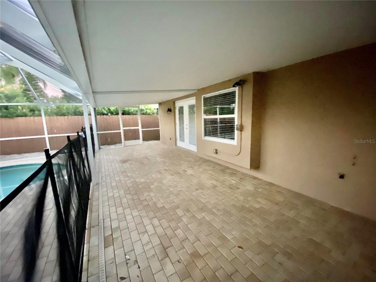 22815 Richardson Ln - Photo 3 of 25