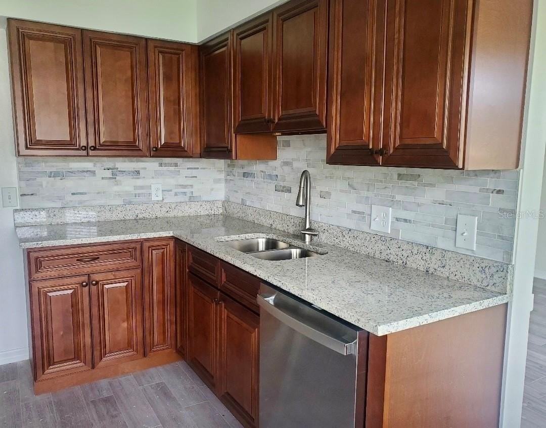 2532 Haulover Blvd - Photo 2 of 41