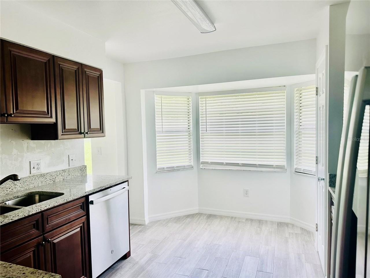 2532 Haulover Blvd - Photo 4 of 41
