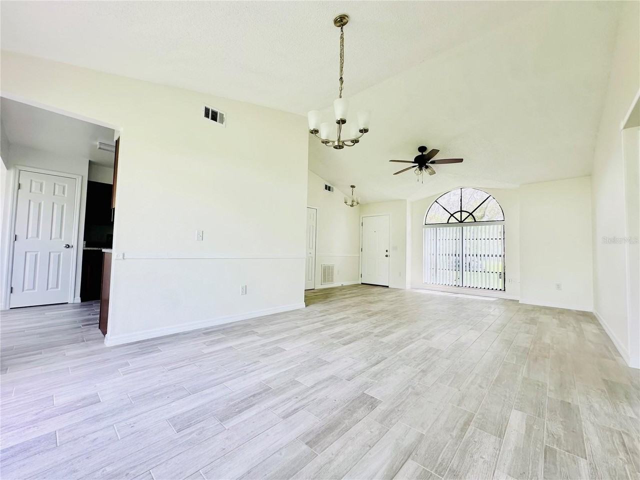 2532 Haulover Blvd - Photo 5 of 41