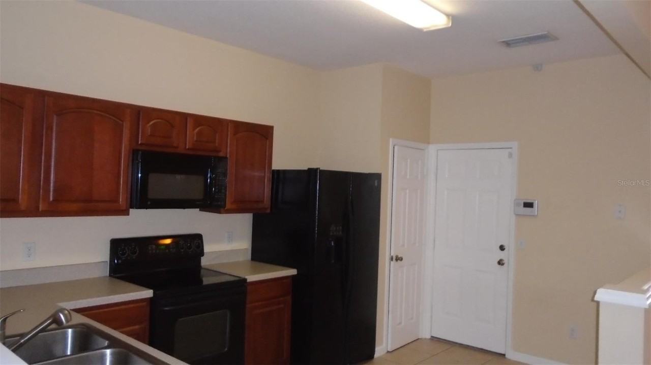 2577 Galliano Cir - Photo 3 of 14