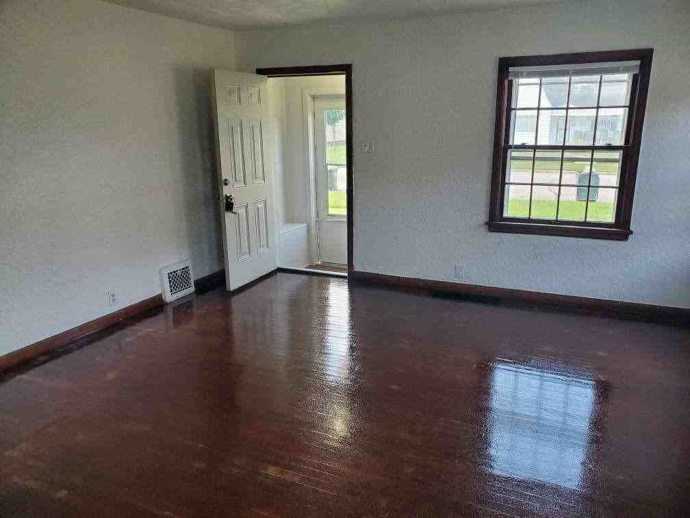 2702 Prast Blvd #1 - Photo 3 of 14