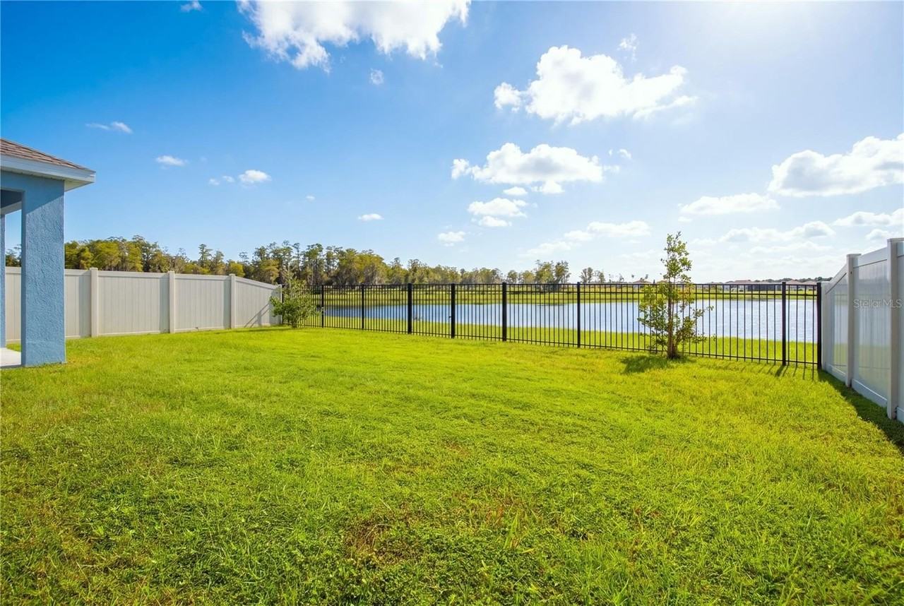 2138 Merrybells Dr - Photo 2 of 33