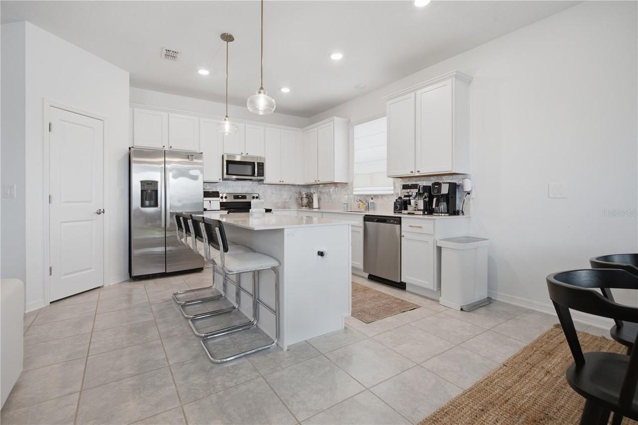 2138 Merrybells Dr - Photo 3 of 33