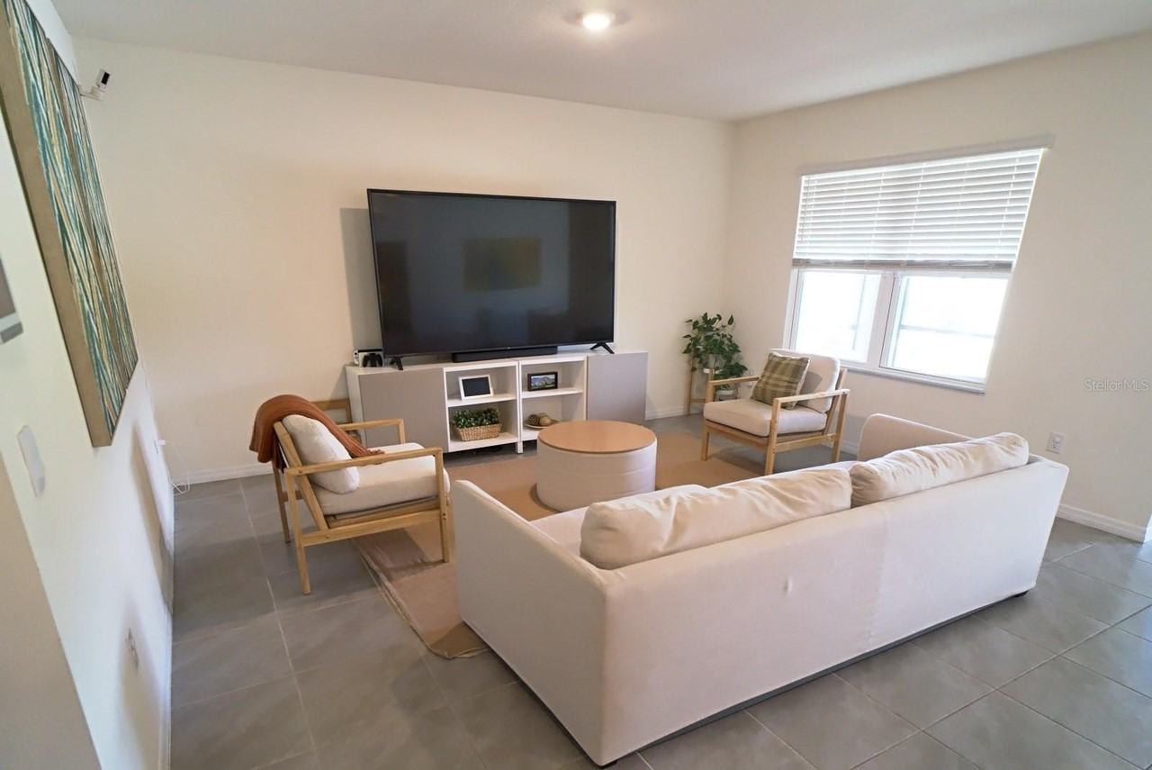 5667 Anders Way - Photo 5 of 23