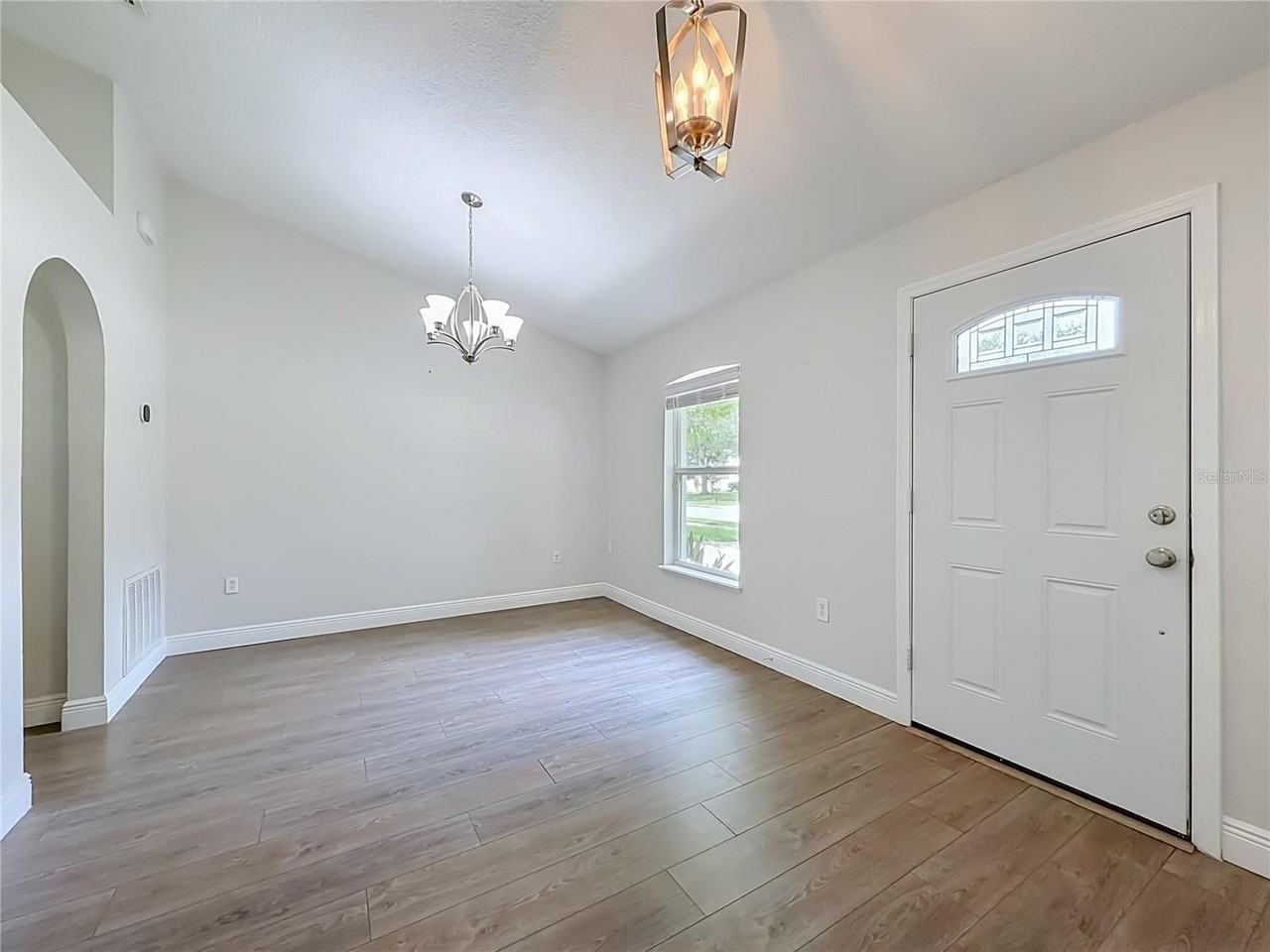 33 Timbercreek Pines Cir - Photo 6 of 50