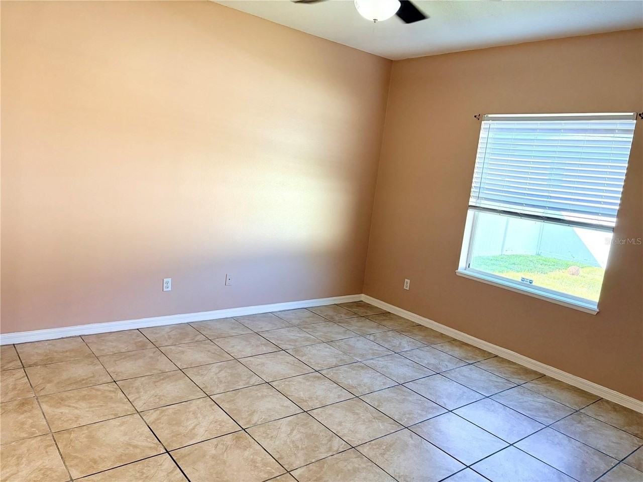 619 Kermarah Ave - Photo 7 of 15
