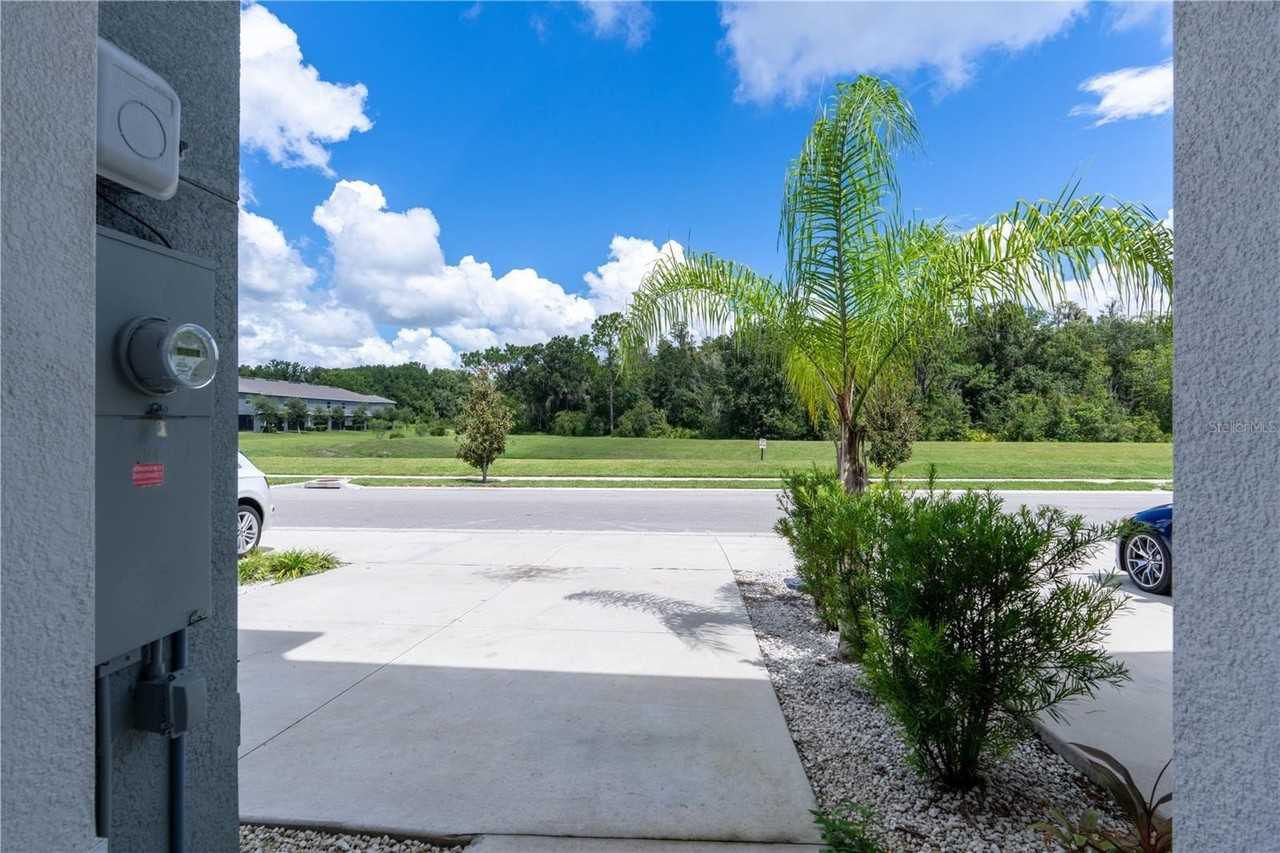 1540 Ranchette Rd - Photo 4 of 35