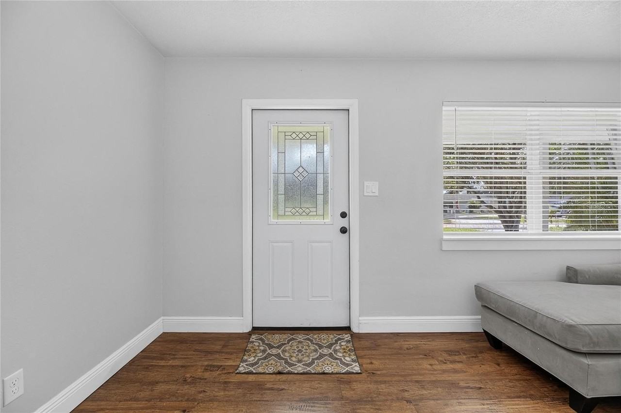 4421 W Iowa Ave - Photo 6 of 40