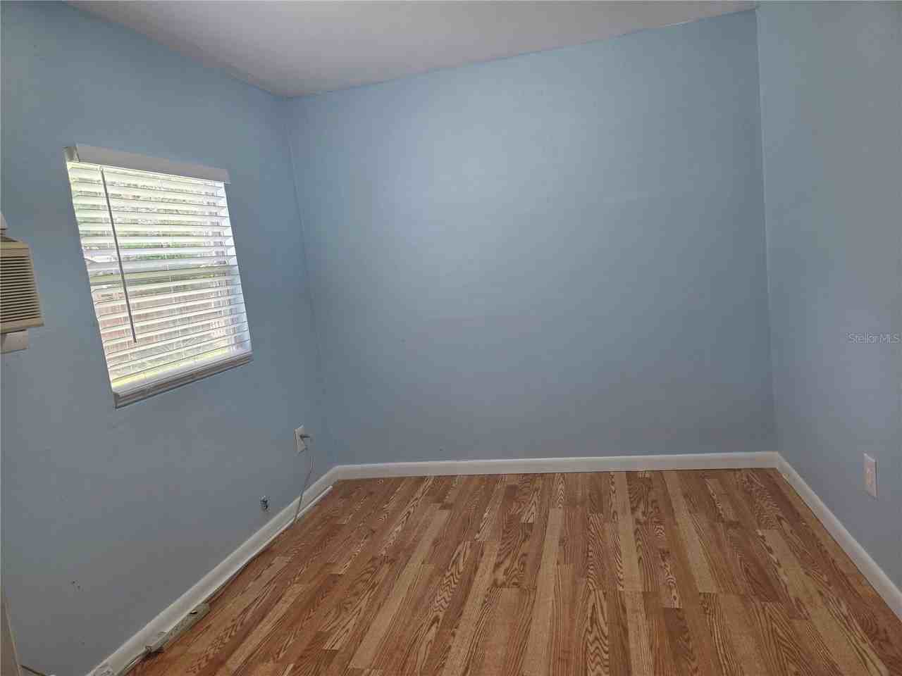 806 W West St - Photo 6 of 22