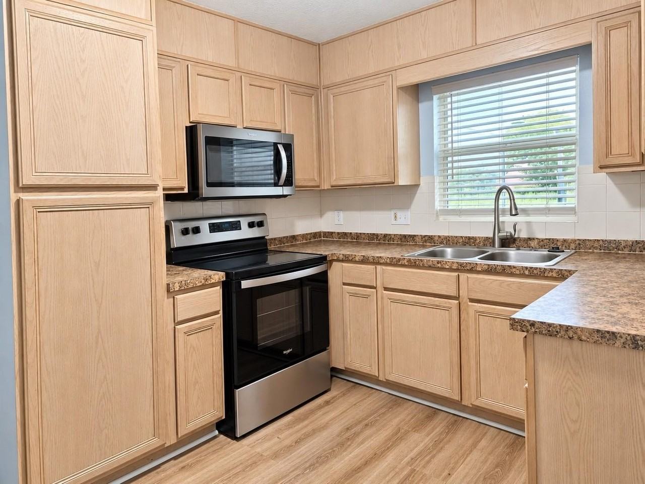 806 W West St - Photo 7 of 22