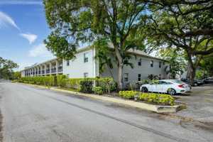 featured image of 5221 Bayshore Blvd #31