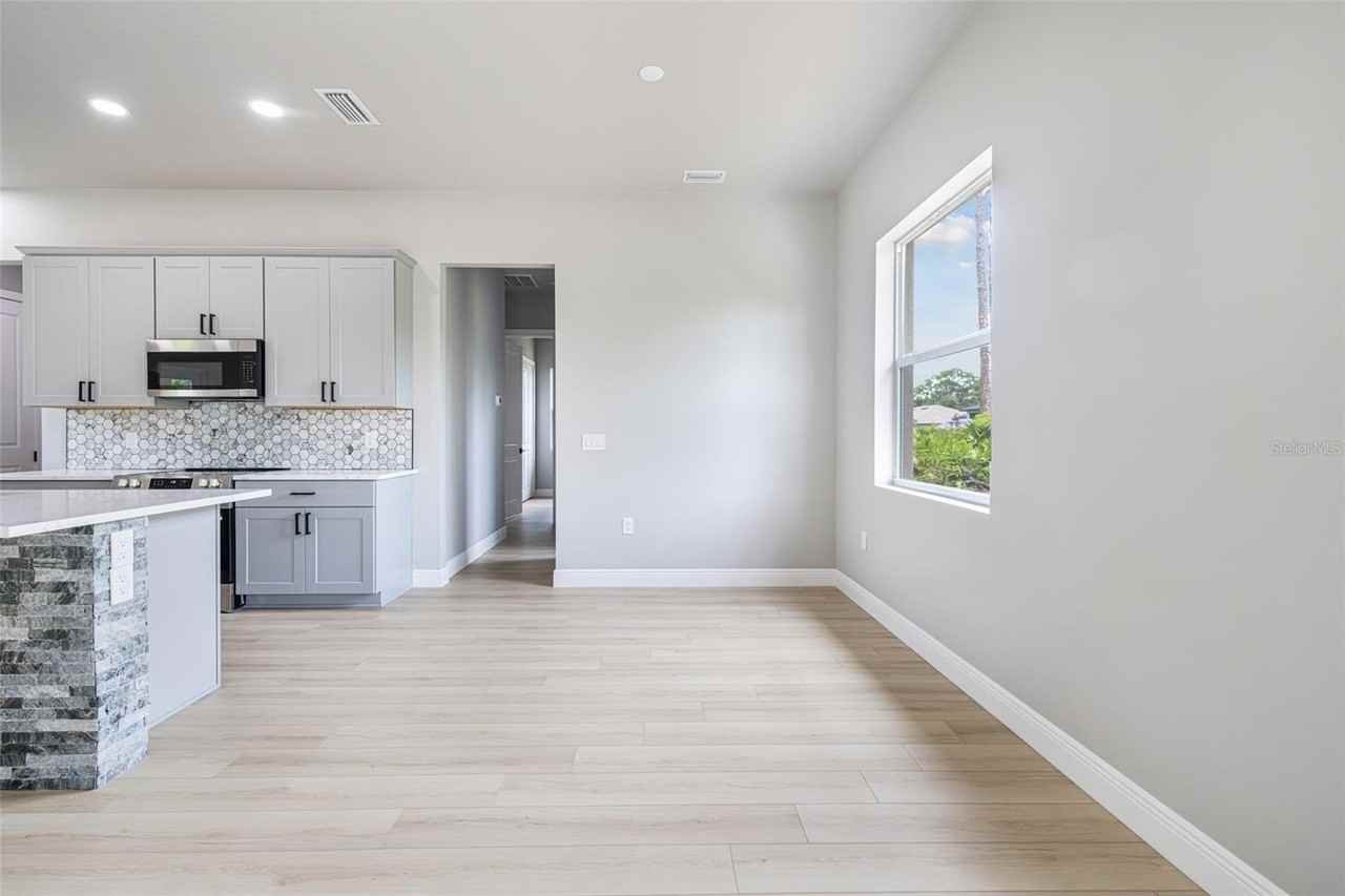 2635 Snug St - Photo 7 of 29