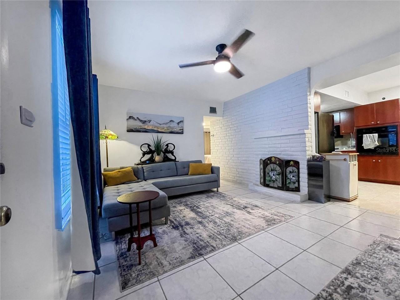 2310 Nw 97th St - Photo 3 of 25
