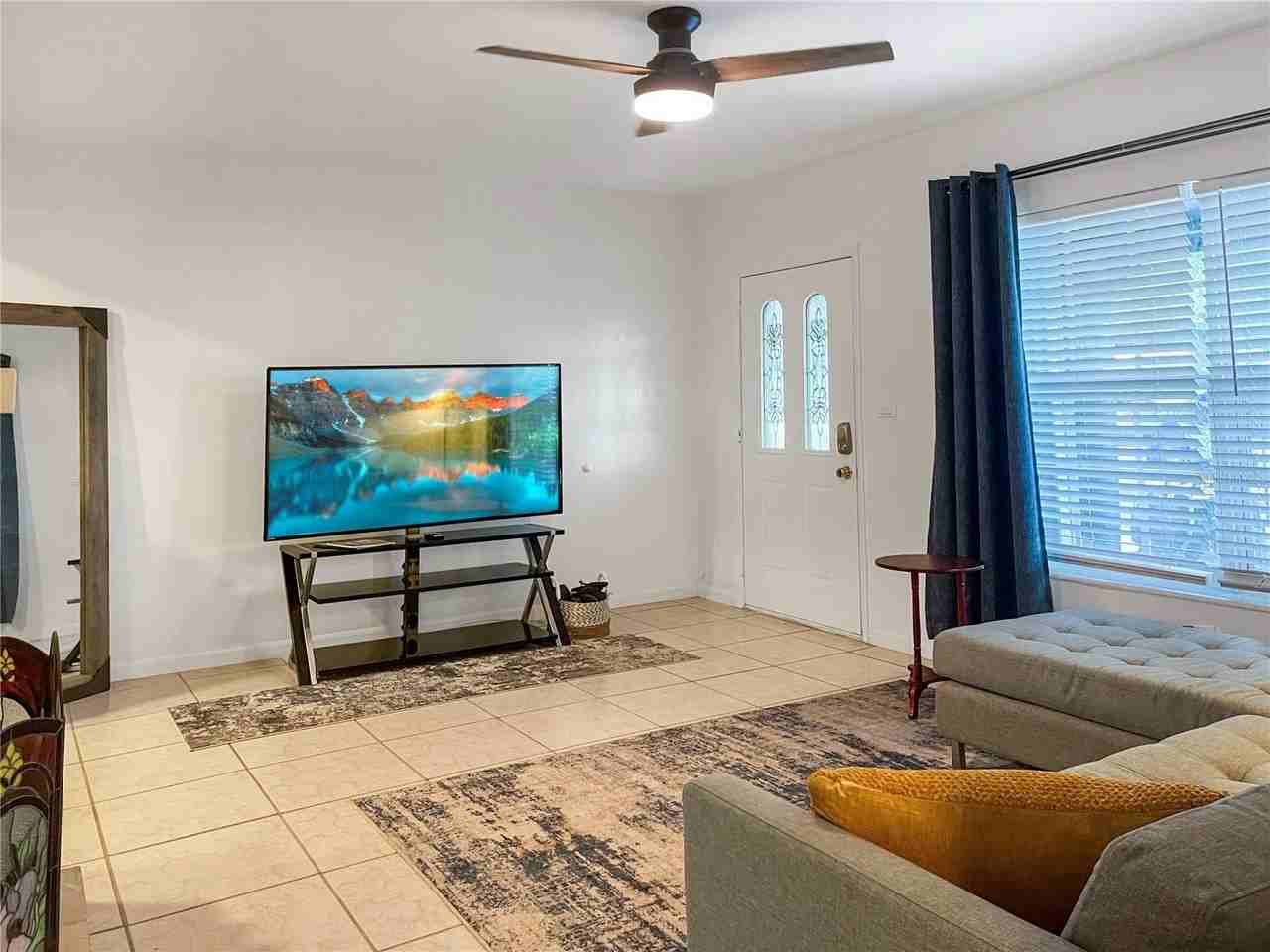 2310 Nw 97th St - Photo 5 of 25