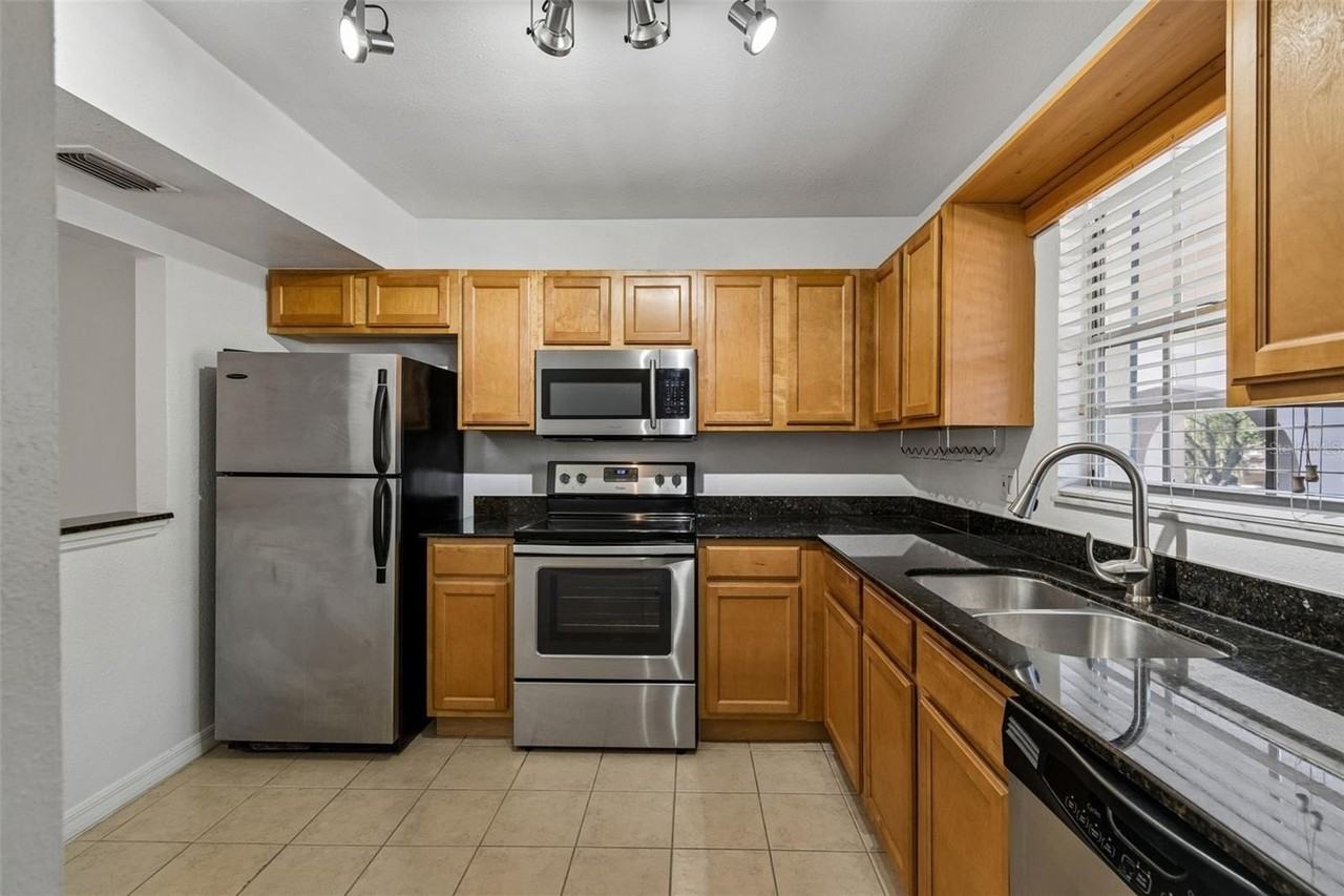 10354 Carrollwood Ln #197 - Photo 6 of 32