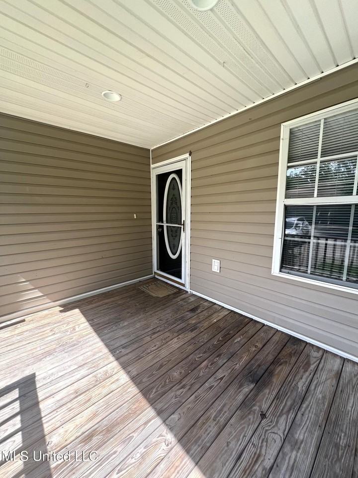 12338 Windward Dr - Photo 2 of 20