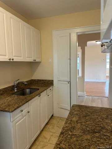 234 W Market St #2 - Photo 7 of 23