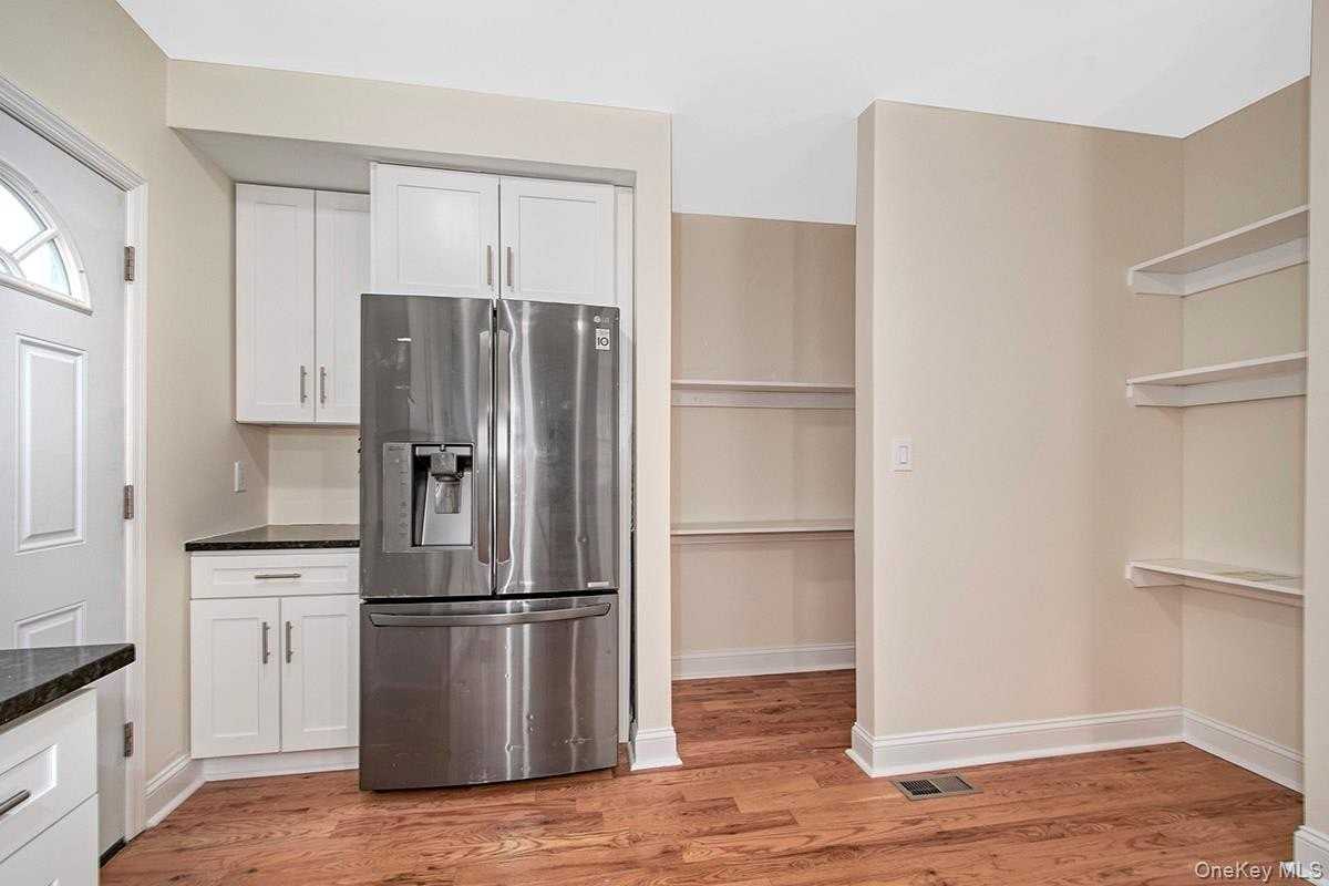 16 Park Ave #1 - Photo 3 of 12