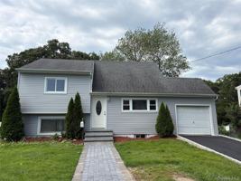 featured image of 24 Carl St