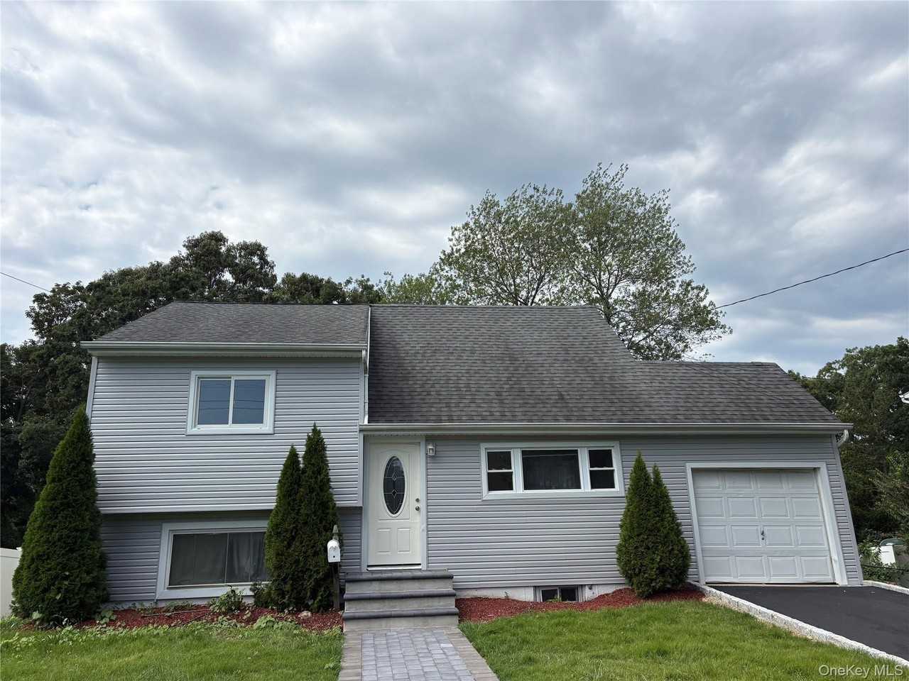 24 Carl St - Photo 2 of 15