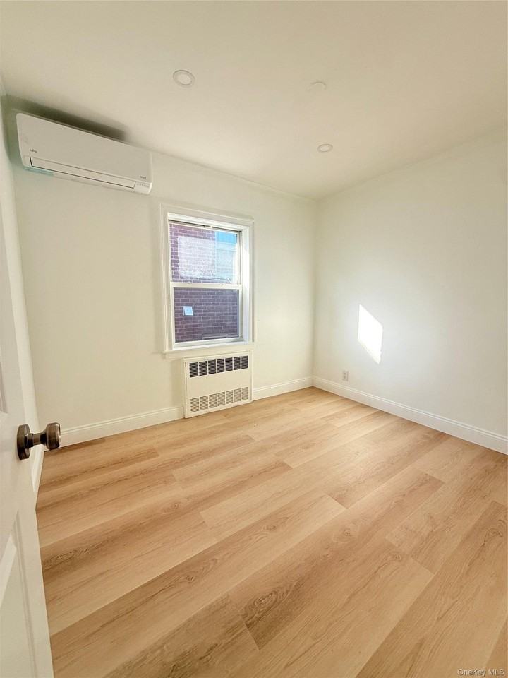 5829 182nd St #2 - Photo 5 of 8