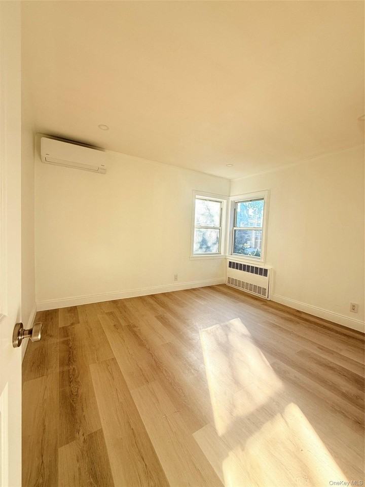 5829 182nd St #2 - Photo 6 of 8