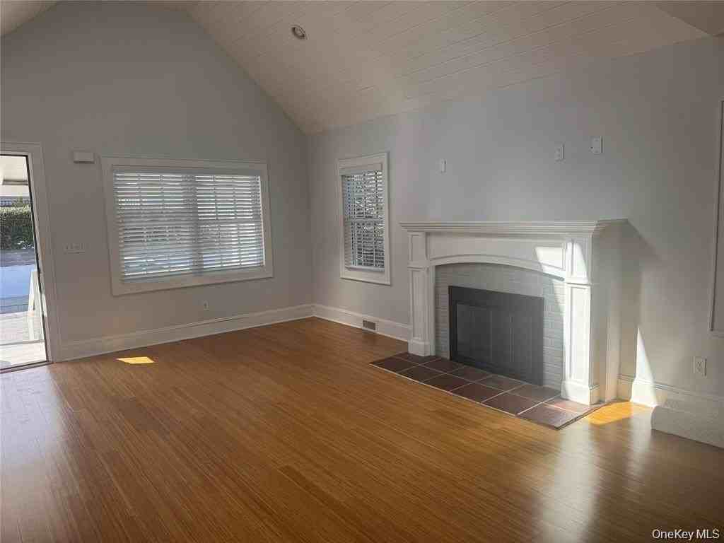 46 Clayton Ave - Photo 3 of 30