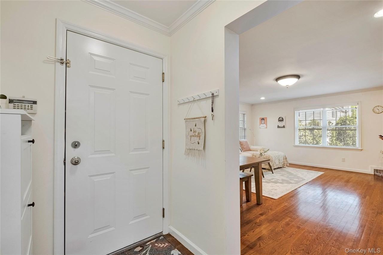 119 Montgomery Ave #B - Photo 2 of 12