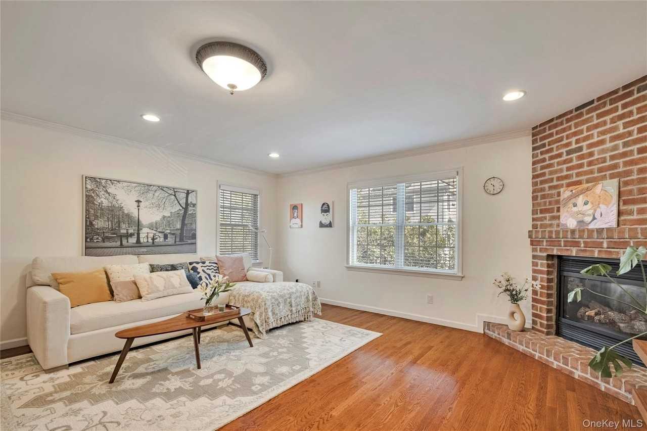 119 Montgomery Ave #B - Photo 6 of 12