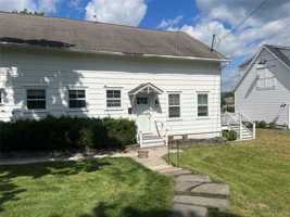 featured image of 7 Parkway #2