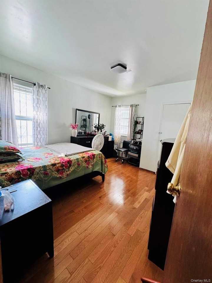 19214 109th Ave #1stFL - Photo 6 of 9