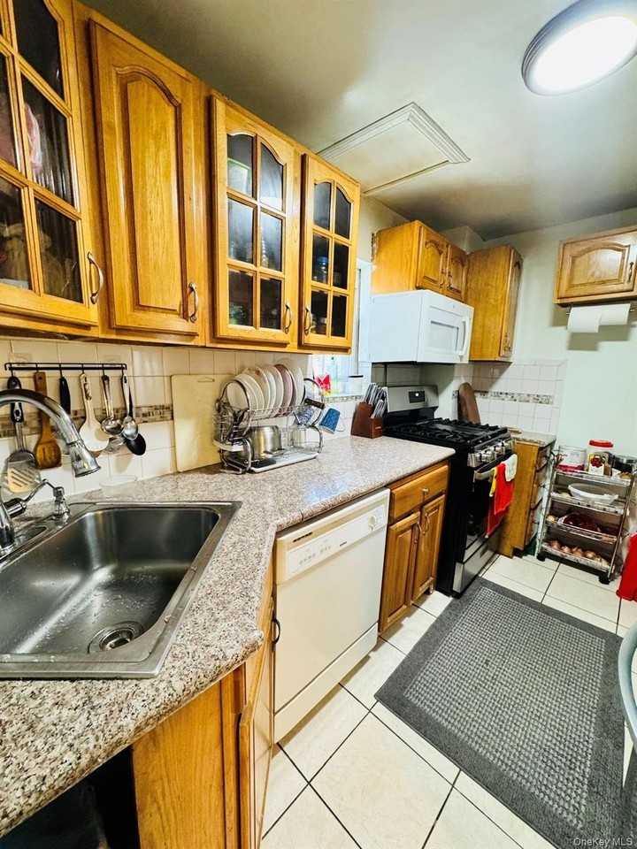 19214 109th Ave #1stFL - Photo 7 of 9